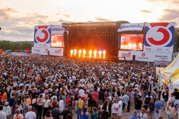 43. DONAUINSELFEST: BUEHNE.
