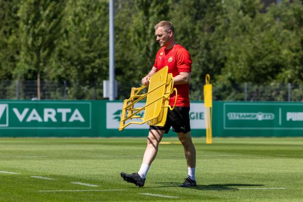 SOCCER - BL, Rapid, training start