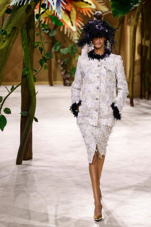 FASHION-FRANCE-WOMEN-CHANEL