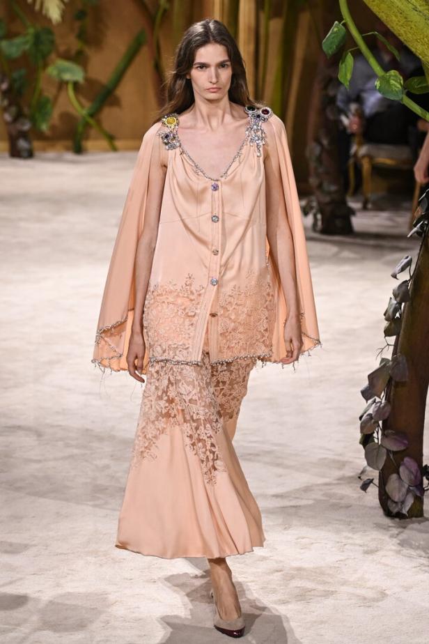 Chanel Haute Couture Autumn Winter Women runway
