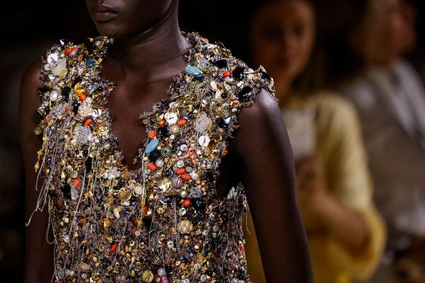 FASHION-FRANCE-WOMEN-CHANEL