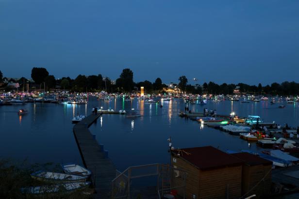 Werner Ahammer, Chef der Bootsvermietung "Eppel Boote", stellt heuer 60 Boote für das Lichterfest zur Verfügung.
