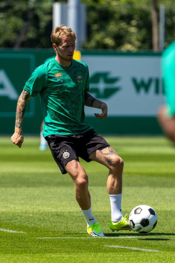 SOCCER - BL, Rapid, training start