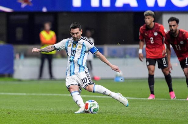 Messi beim Elfmeter