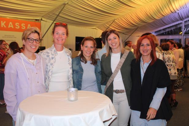 Lisa Kemsies, Sarah Schober, Sigrid Schmoll, Anna Faltner und Christa Simoner 