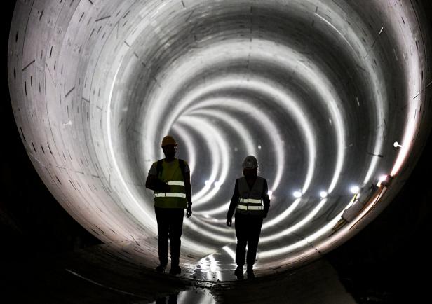 WIENER LINIEN: U2XU5 - "TUNNELVORTRIEBSMASCHINE DEBOHRA HAT ZIEL ERREICHT"