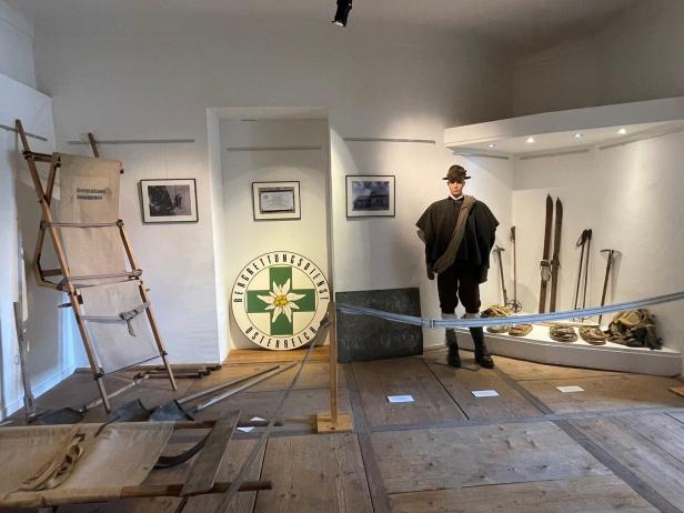 Die Ausstellung zeigt die Ausrüstung in den Anfängen.