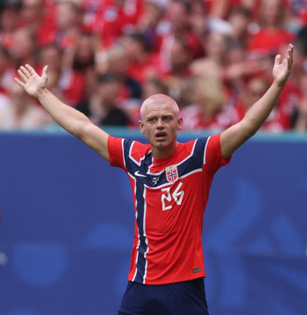 FOI-SOC-SPO-WCS-NORWAY-V-ENGLAND:-QUARTER-FINAL-FIFA-WORLD-CUP