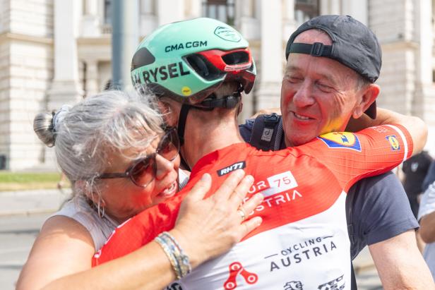 TOUR OF AUSTRIA: 5. ETAPPE VON LANGENLOIS BIS WIEN: MÜHLBERGER (AUT)