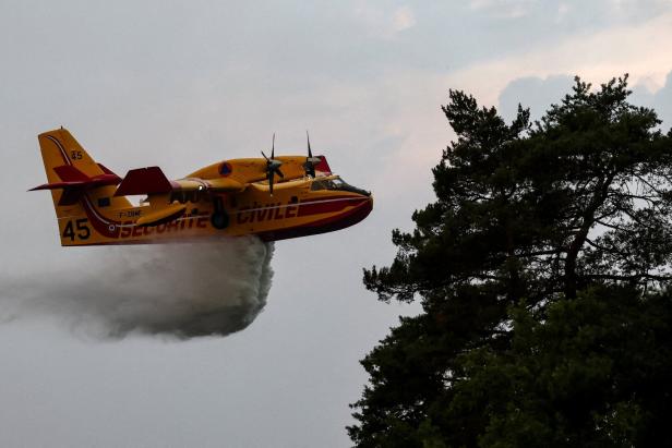 Wildfires in Acheres-la-Foret