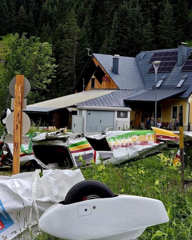 Das Wrack der Maschine vor dem Abtransport nach Wien zur Untersuchung.