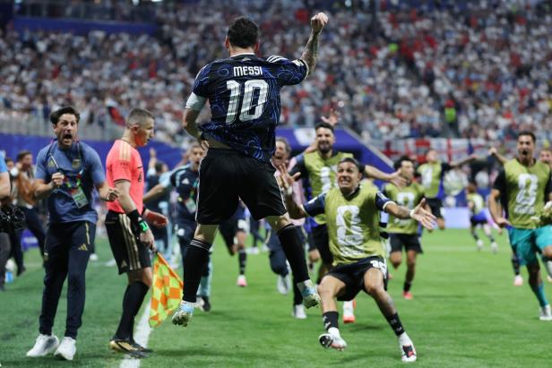 TOPSHOT-FBL-WC-2026-MATCH102-ENG-ARG