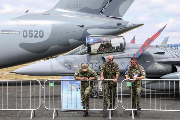 BRITAIN-AVIATION-AEROSPACE-MANUFACTURING-SHOW