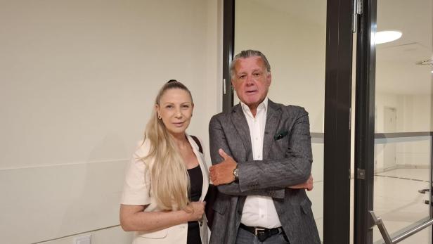 Snezana A. mit Anwalt Alfred Boran