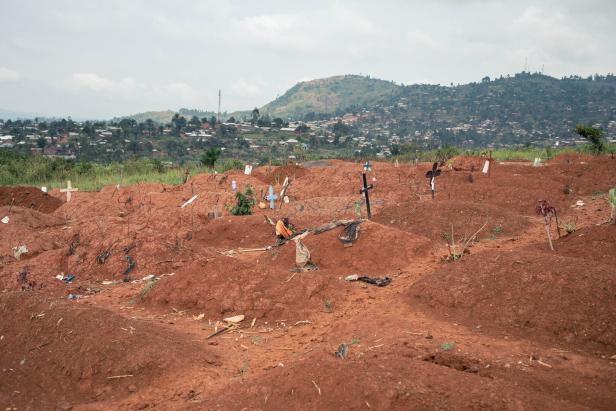 Gräber in Mongbwalu in der Provinz Ituri, dem Epizentrum der Epidemie.