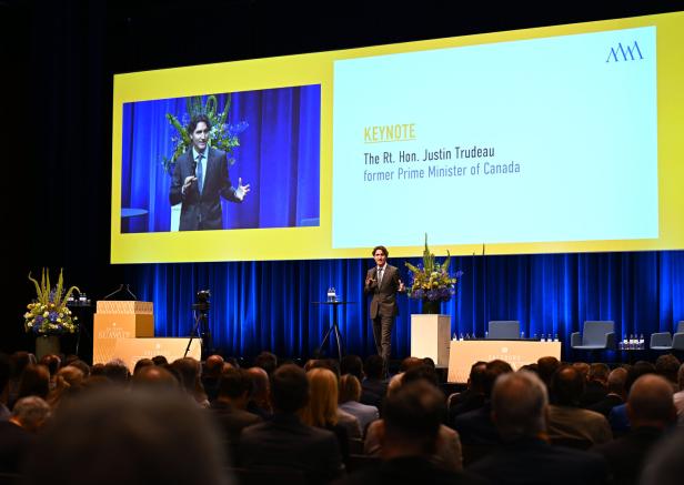 7. SALZBURG SUMMIT DER INDUSTRIELLENVEREINIGUNG: TRUDEAU