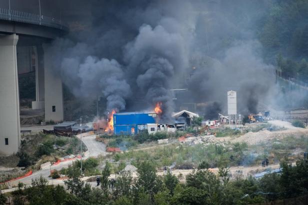 No Tav protesters clash with police at Susa Valley railway line work site