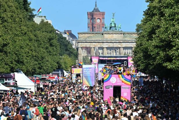 GERMANY-LGBTQ+-GENDER-GAY-QUEER-PRIDE-PARADE-CSD
