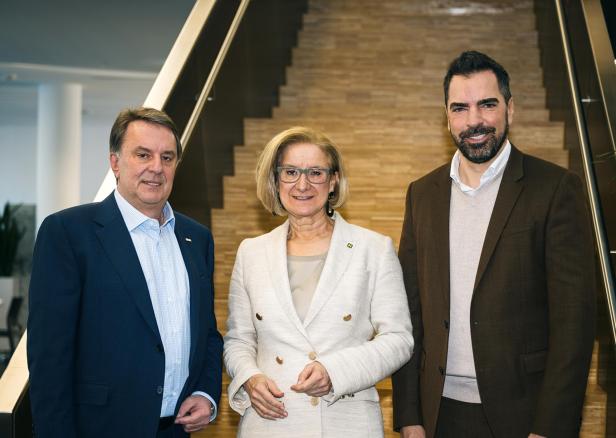 Wolfgang Ecker, Präsident der Wirtschaftskammer Niederösterreich; Niederösterreichs Landeshauptfrau, Johanna Mikl-Leitner und Kari Ochsner, Präsident der Industriellenvereinigung NÖ.
