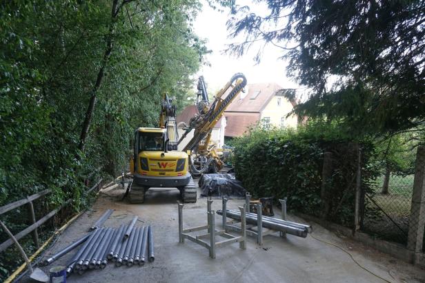 Bagger in Amstettner Siedlungsstraße 