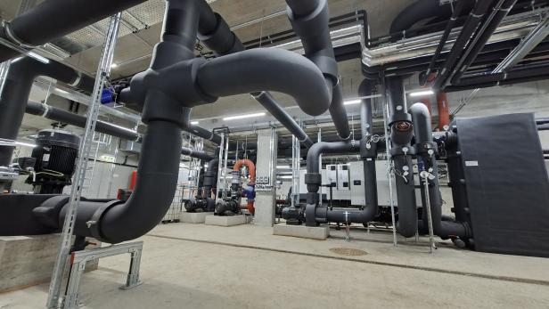 Weitwinkel-Aufnahme von der Fernkältezentrale MedUni Campus von Wien Energie.