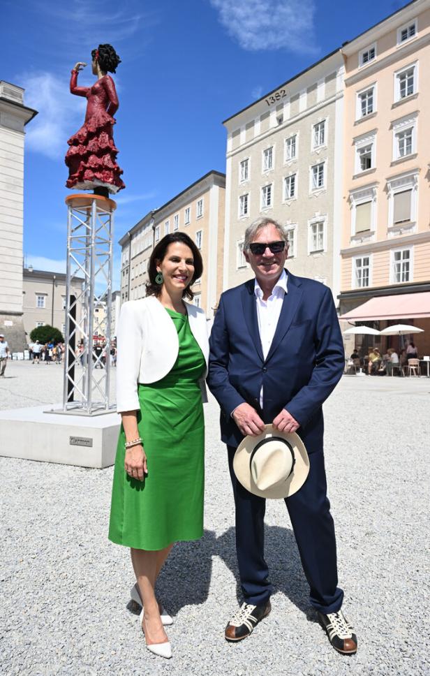 ENTHÜLLUNG DER BALKENHOL-SKULPTUREN AM RESIDENZPLATZ: EDTSTADLER (ÖVP) / BALKENHOL