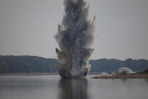 Romanian navy attempts Danube diversion with controlled explosions