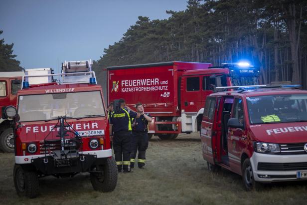 Einsatzfahrzeuge vor Ort