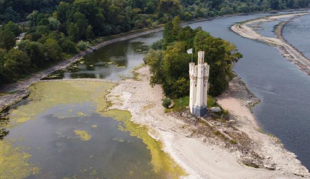 Low water level at Rhine River in Bingen