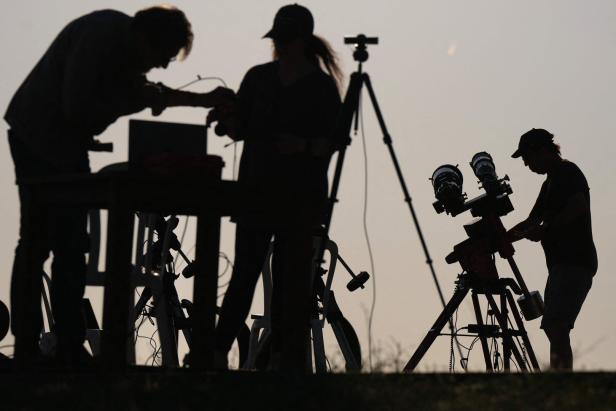 TOPSHOT-SPAIN-ASTRONOMY-ECLIPSE
