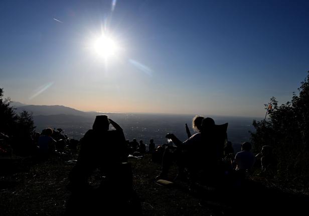 PARTIELLE SONNENFINSTERNIS ÜBER ÖSTERREICH: SALZBURG PARTIELLE SONNENFINSTERNIS ÜBER ÖSTERREICH: SALZBURG
