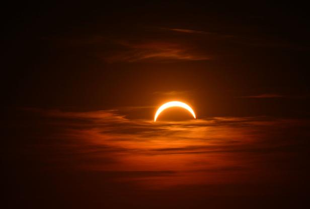 PARTIELLE SONNENFINSTERNIS ÜBER ÖSTERREICH: SALZBURG PARTIELLE SONNENFINSTERNIS ÜBER ÖSTERREICH: SALZBURG