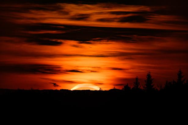 PARTIELLE SONNENFINSTERNIS ÜBER WIEN PARTIELLE SONNENFINSTERNIS ÜBER WIEN
