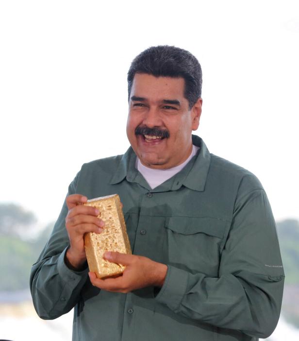 FILE PHOTO: Venezuela mining region eyed by foreign investors is home to armed groups, widespread crime