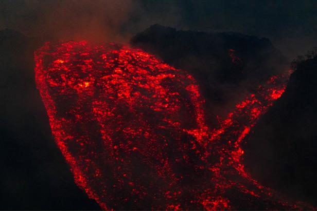 ITALY-ETNA-VOLCANO-ERUPTION