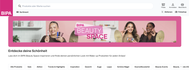 BIPA-Beautyseite mit Suchleiste und Make-up-Werbebanner.