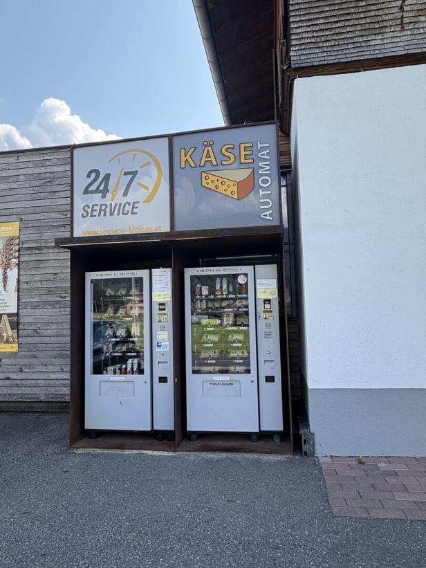 Ein Käsekühlschrank wie jener in Hittisau gehört zur fixen dörflichen Infrastruktur.