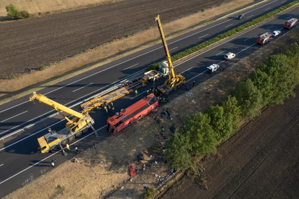 Tourist bus accident in Hungary