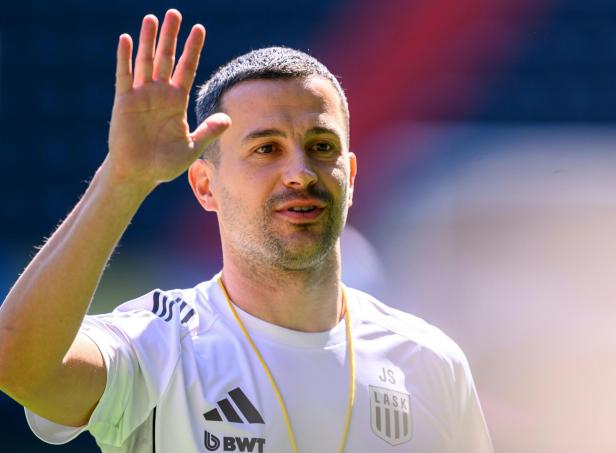 ++ ARCHIVBILD ++ FUSSBALL: NACH NUR 9 SPIELEN: LASK TRENNTE SICH VON TRAINER SACRAMENTO