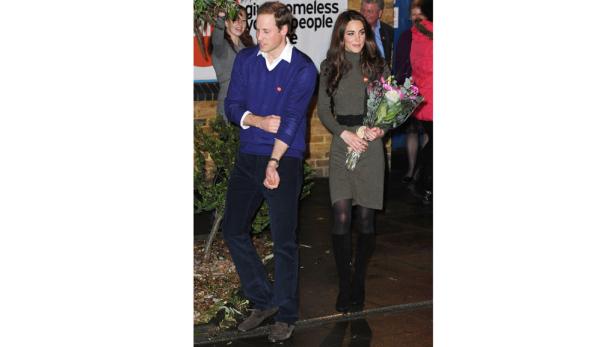 Prinz William tanzt, Kate lacht