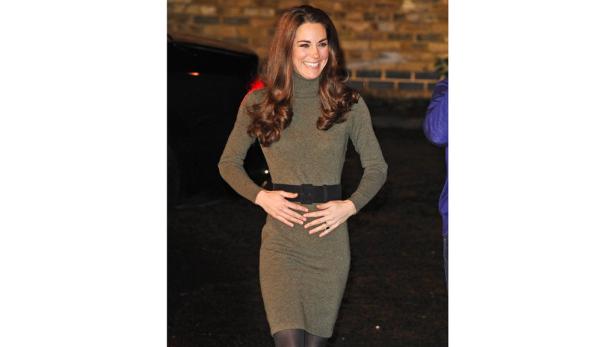 Prinz William tanzt, Kate lacht