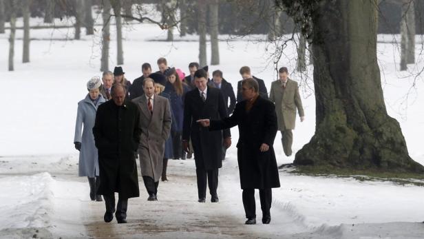 Prinz William tanzt, Kate lacht