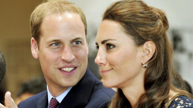 Prinz William tanzt, Kate lacht