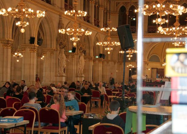 Spiele und Bühnenspaß