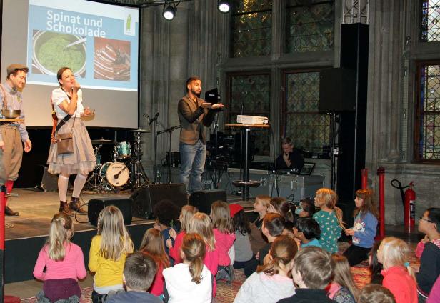 Spiele und Bühnenspaß