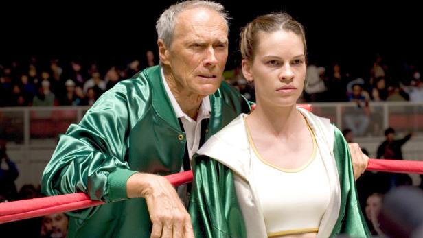 Clint Eastwood und Hilary Swank am Ring in einer Szene aus „Million Dollar Baby“.