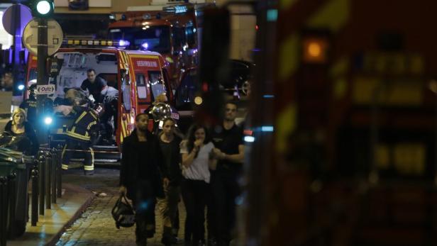 Bilder: Paris von Attacken überrascht
