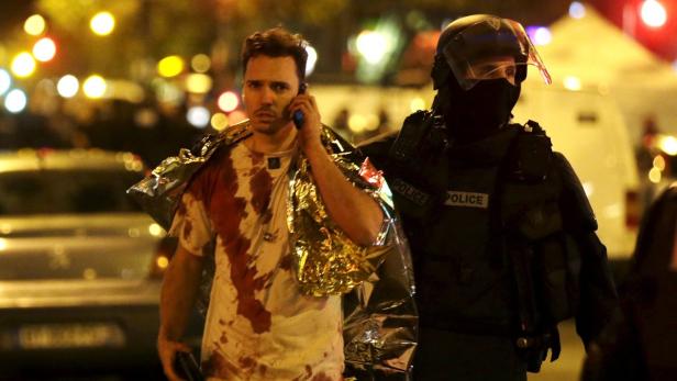 Bilder: Paris von Attacken überrascht