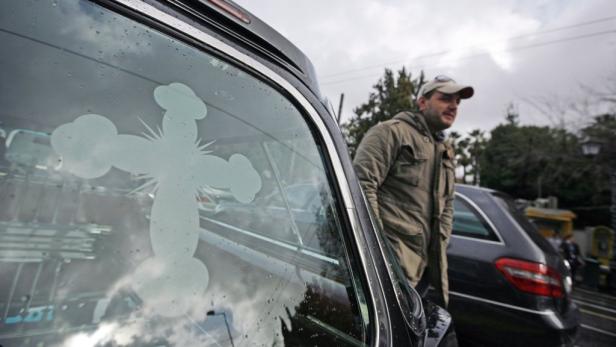 Griechenland: Protest der Leichenbestatter