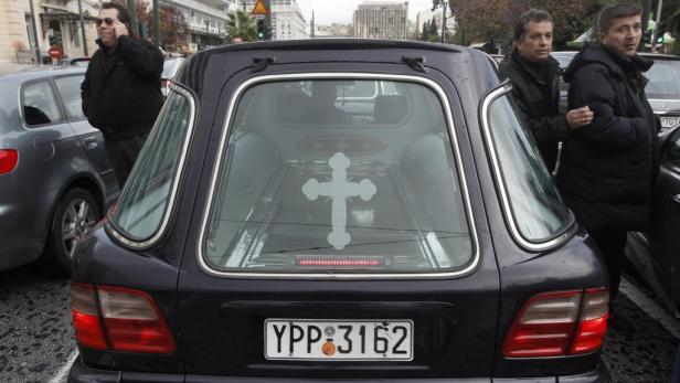 Griechenland: Protest der Leichenbestatter